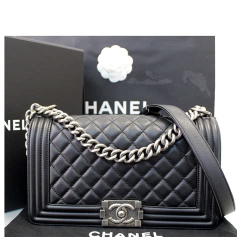 boy bag chanel nera a bianca foto|coco chanel bag.